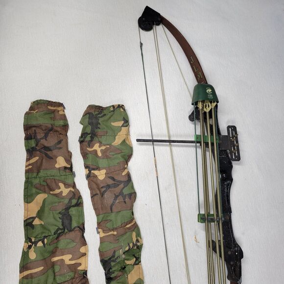 Bear Archery Compound Bow With Quiver Of Arrows Damage Read Description Hunting - Picture 3 of 16